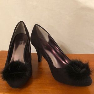 NWOT Moda Reflex Faux Fur Heels